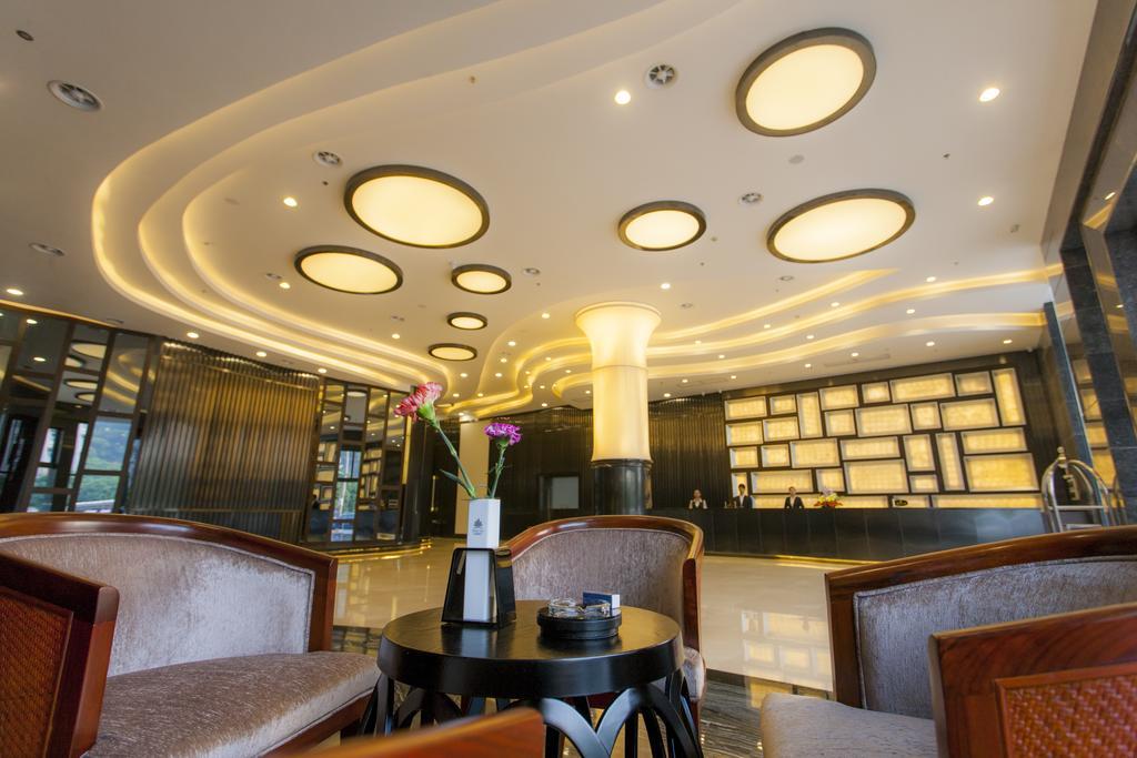 Golden Palm Hotel Чжухай Экстерьер фото